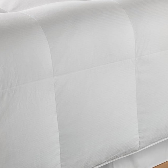 Charter Club White Down Lightweight Comforter, Full/Queen, Exclusive NWT $360 - Picture 4 of 5